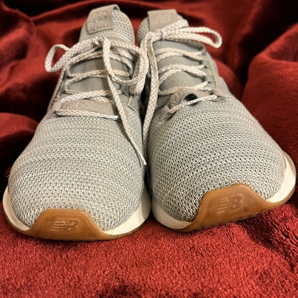 New Balance Men's Fresh Foam Roav V1 Sneaker 9.5 - Picture 5 of 9